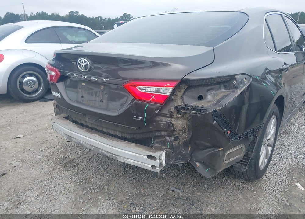 2018 TOYOTA CAMRY LE VIN: JTNB11HK4J3009538