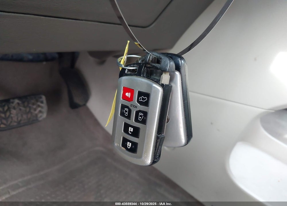 2016 TOYOTA SIENNA XLE PREMIUM 8 PASSENGER VIN: 5TDYK3DC5GS748169