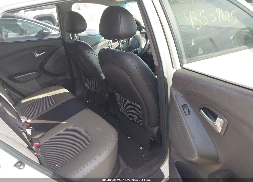 2012 HYUNDAI TUCSON VIN: KM8JU3AC5CU470777