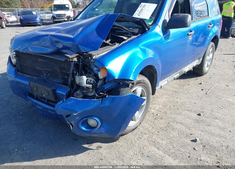 2011 FORD ESCAPE VIN: 1FMCU9DG5BKA20017