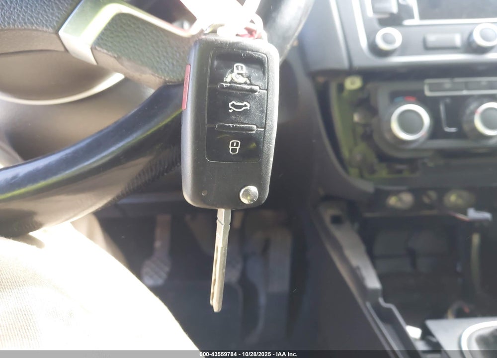 2011 VOLKSWAGEN GOLF TDI 4-DOOR VIN: WVWNM7AJXBW125324