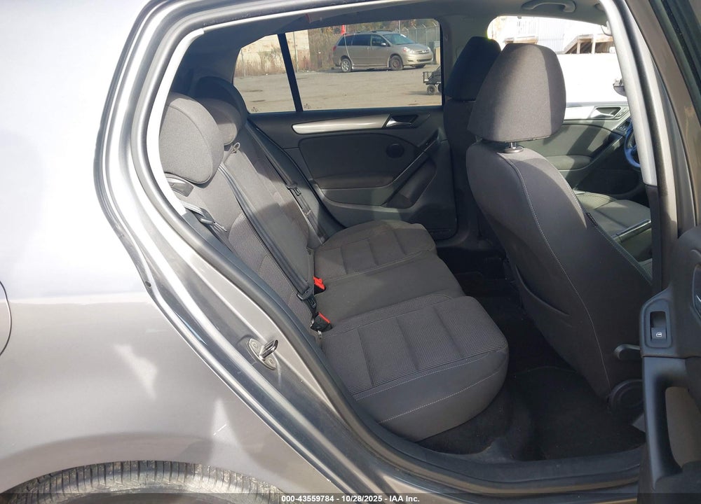 2011 VOLKSWAGEN GOLF TDI 4-DOOR VIN: WVWNM7AJXBW125324