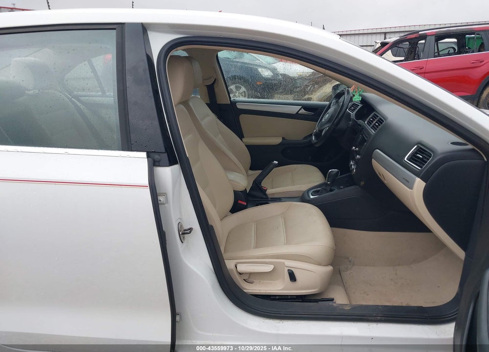 2013 VOLKSWAGEN JETTA VIN: 3VW637AJ5DM284551