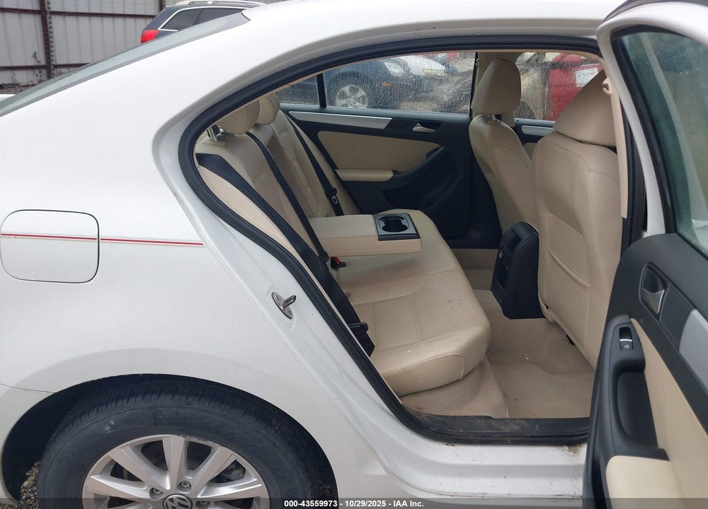 2013 VOLKSWAGEN JETTA VIN: 3VW637AJ5DM284551