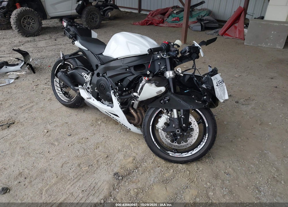 2011 SUZUKI GSX-R600 VIN: JS1GN7FA1B2103261
