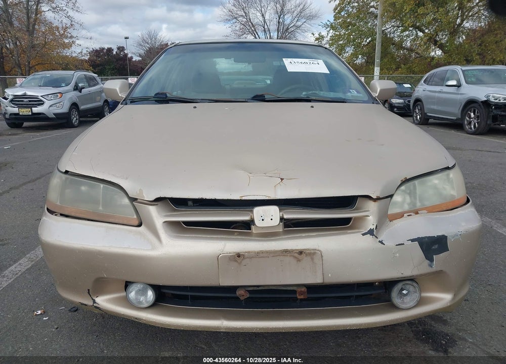 2000 HONDA ACCORD 2.3 SE VIN: 1HGCG6696YA088156