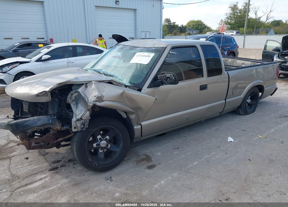 2000 GMC SONOMA SLS VIN: 1GTCS195XY8294273