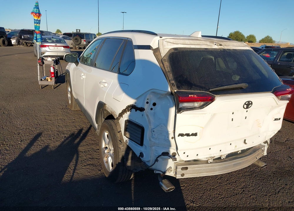 2021 TOYOTA RAV4 XLE VIN: 2T3W1RFV8MW160434
