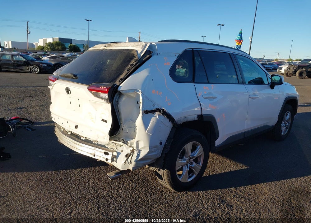 2021 TOYOTA RAV4 XLE VIN: 2T3W1RFV8MW160434