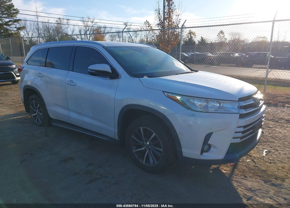 2017 TOYOTA HIGHLANDER XLE VIN: 5TDJZRFH2HS393374