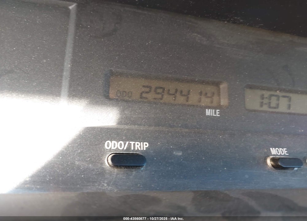 2001 TOYOTA AVALON XL VIN: 4T1BF28B81U193190