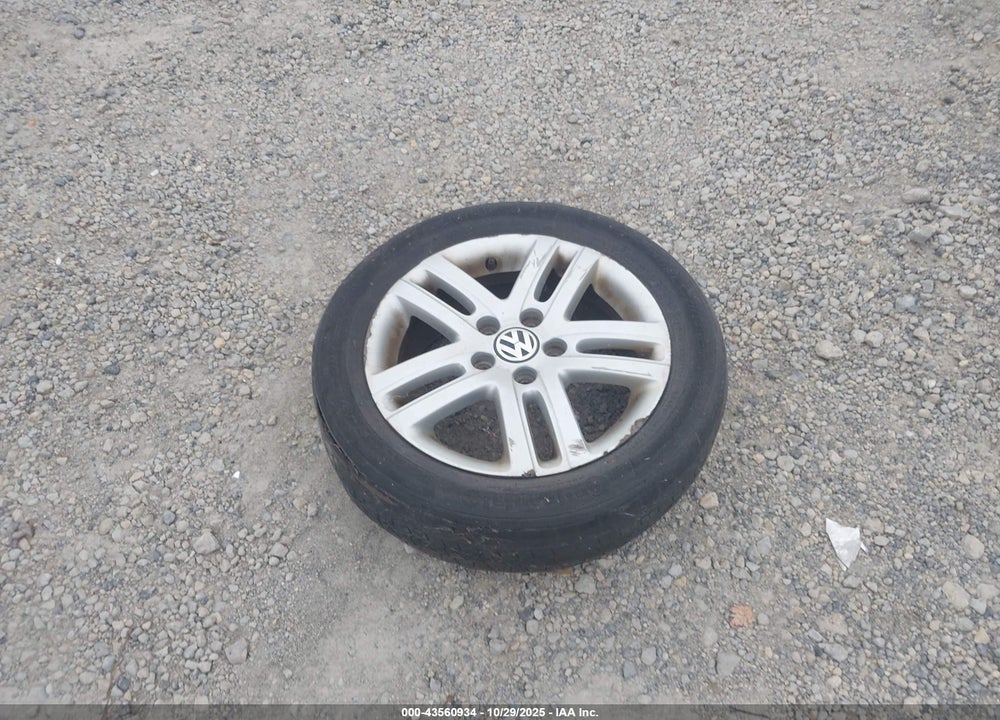 2015 VOLKSWAGEN JETTA 2.0L S VIN: 3VW2K7AJ9FM232845