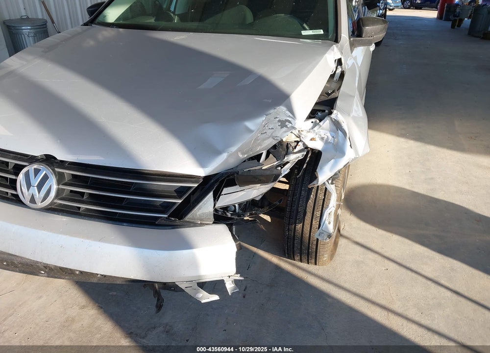 2016 VOLKSWAGEN JETTA VIN: 3VWD67AJ6GM253554