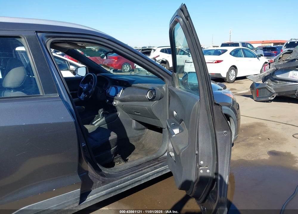 2019 NISSAN KICKS SV VIN: 3N1CP5CU6KL540921