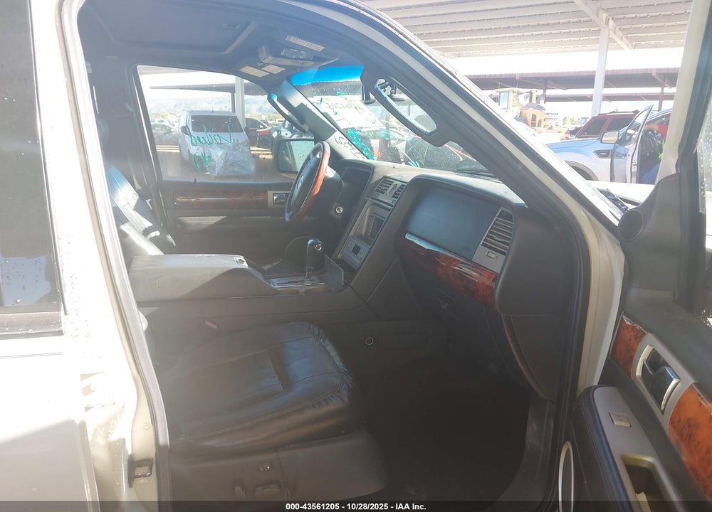 2006 LINCOLN NAVIGATOR VIN: 5LMFU27526LJ16330