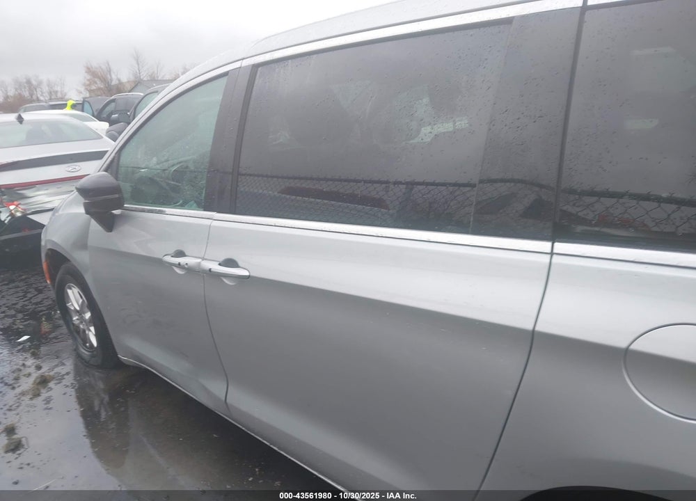 2024 CHRYSLER PACIFICA TOURING L VIN: 2C4RC1BG6RR180649