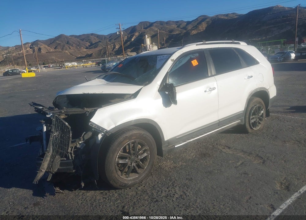 2014 KIA SORENTO LX VIN: 5XYKT4A60EG515737