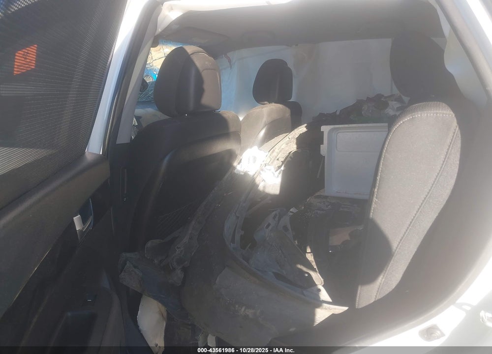 2014 KIA SORENTO LX VIN: 5XYKT4A60EG515737