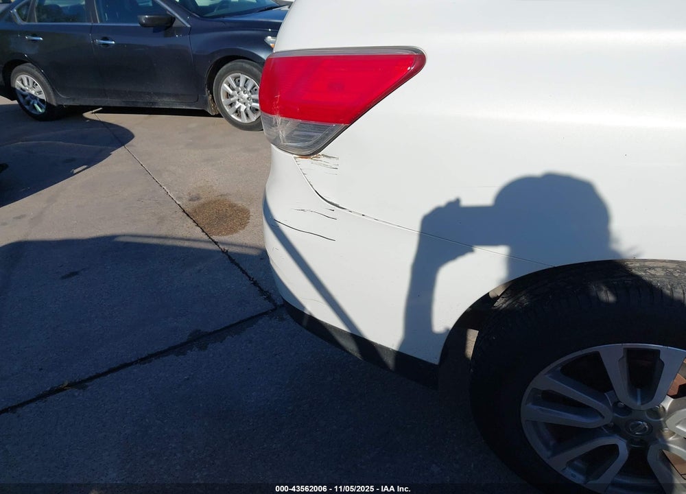 2014 NISSAN PATHFINDER SL VIN: 5N1AR2MN0EC642022