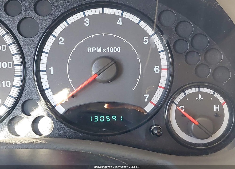 2005 JEEP LIBERTY SPORT VIN: 1J4GK48K25W704267