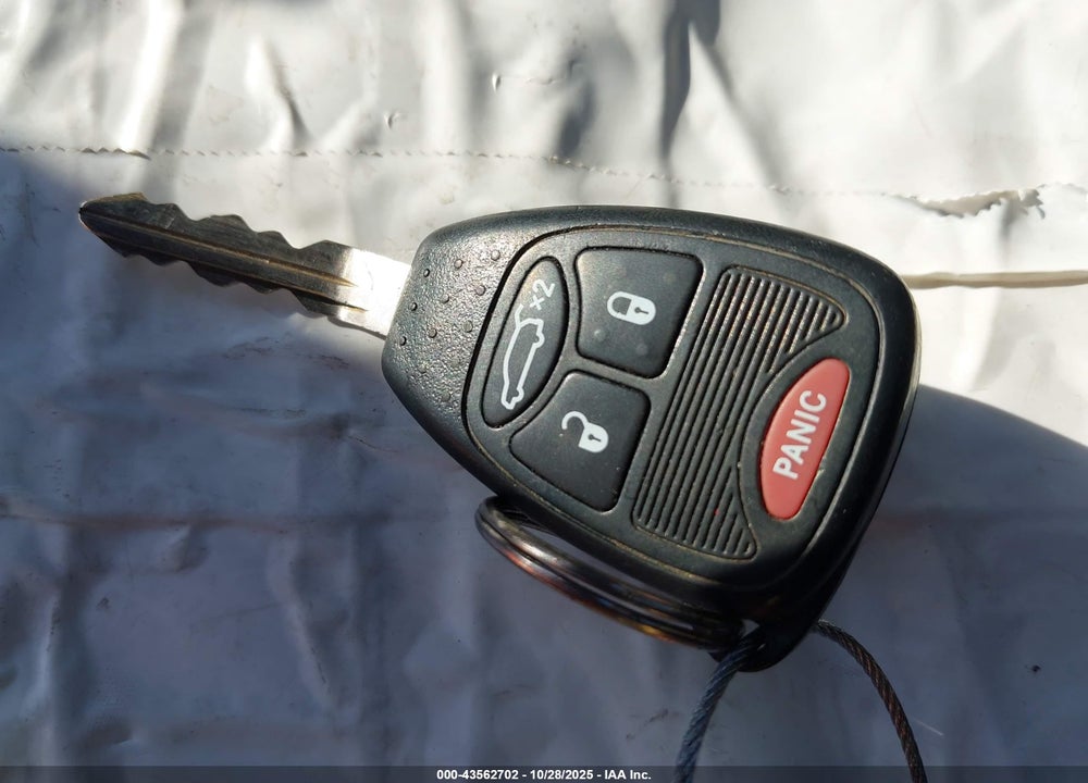 2005 JEEP LIBERTY SPORT VIN: 1J4GK48K25W704267