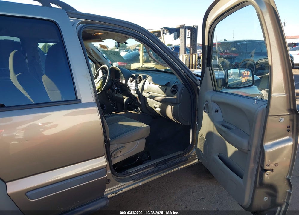 2005 JEEP LIBERTY SPORT VIN: 1J4GK48K25W704267