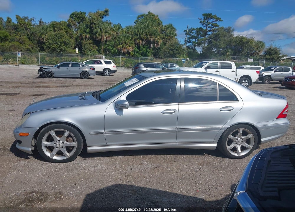 2007 MERCEDES-BENZ C CLASS VIN: WDBRF52H77A955807