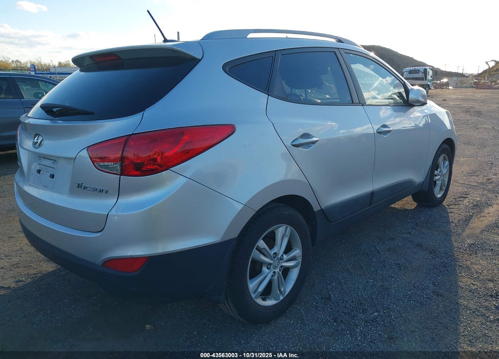 2011 HYUNDAI TUCSON VIN: KM8JU3AC9BU193016