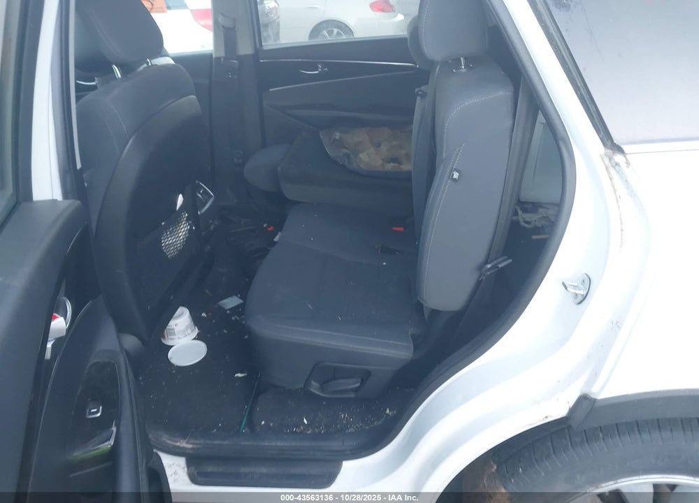 2016 KIA SORENTO VIN: 5XYPGDA59GG137700