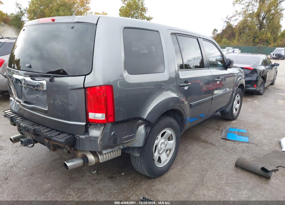 2011 HONDA PILOT LX VIN: 5FNYF3H26BB003983