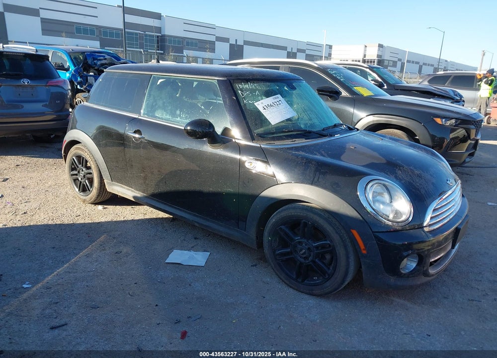 2013 MINI HARDTOP COOPER VIN: WMWSU3C51DT684788