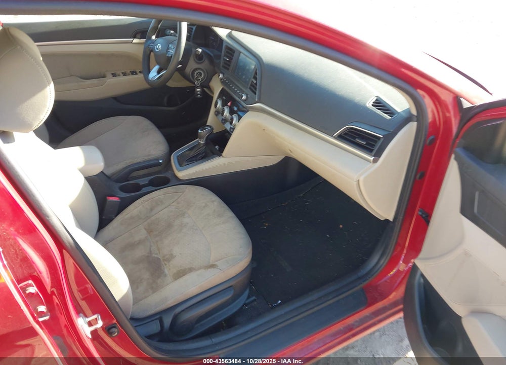 2019 HYUNDAI ELANTRA VIN: KMHD84LF2KU847918
