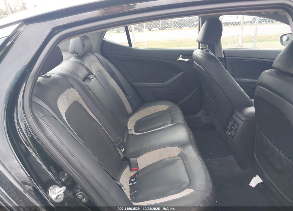 2011 KIA OPTIMA VIN: KNAGR4A68B5115964