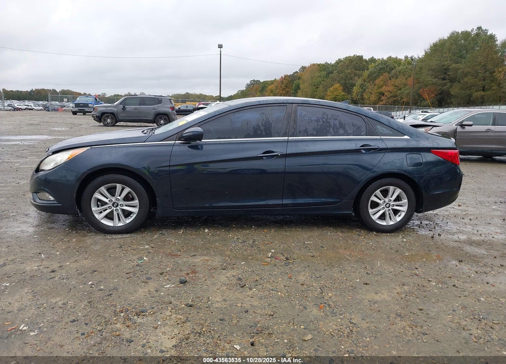 2013 HYUNDAI SONATA GLS VIN: 5NPEB4AC2DH692495