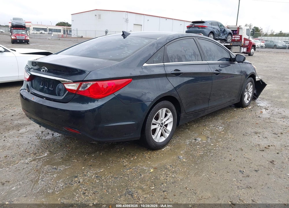 2013 HYUNDAI SONATA GLS VIN: 5NPEB4AC2DH692495
