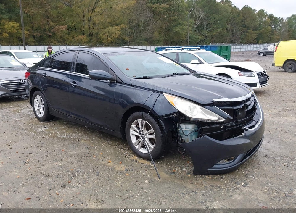 2013 HYUNDAI SONATA GLS VIN: 5NPEB4AC2DH692495