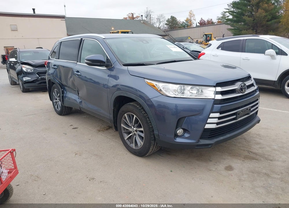 2019 TOYOTA HIGHLANDER XLE VIN: 5TDJZRFH9KS736267