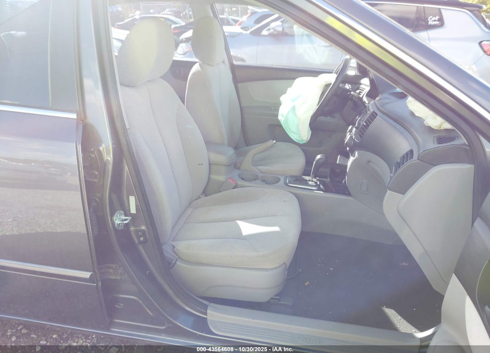 2008 KIA OPTIMA VIN: KNAGE124985259300