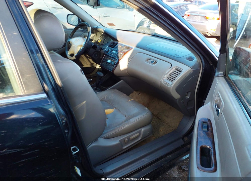 2002 HONDA ACCORD 3.0 EX VIN: 1HGCG16512A041902