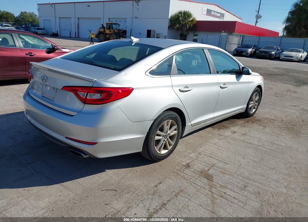 2015 HYUNDAI SONATA SE VIN: 5NPE24AF1FH066174