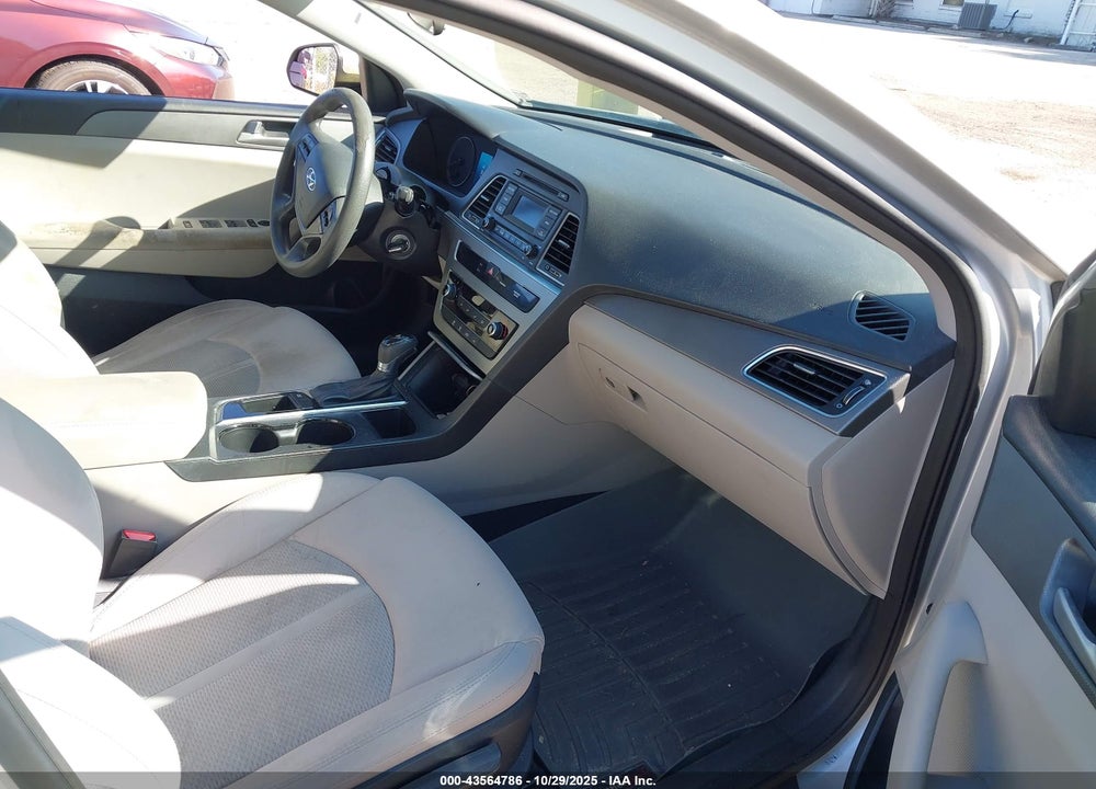 2015 HYUNDAI SONATA SE VIN: 5NPE24AF1FH066174