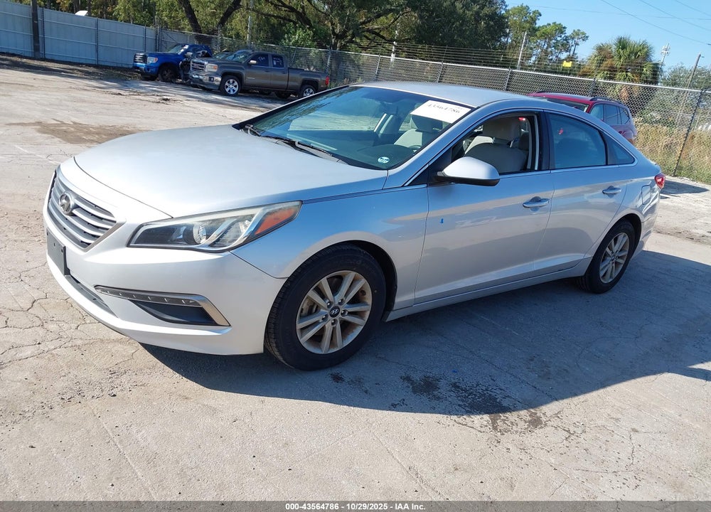 2015 HYUNDAI SONATA SE VIN: 5NPE24AF1FH066174