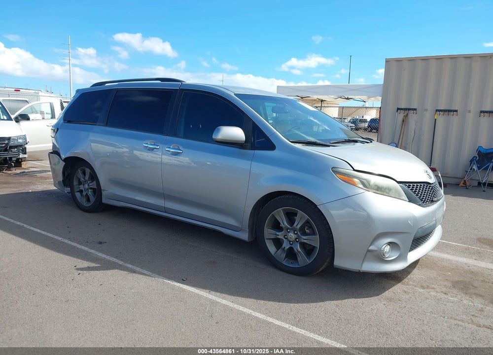 2015 TOYOTA SIENNA SE 8 PASSENGER/SE PREMIUM 8 PASSENGER VIN: 5TDXK3DC4FS663656