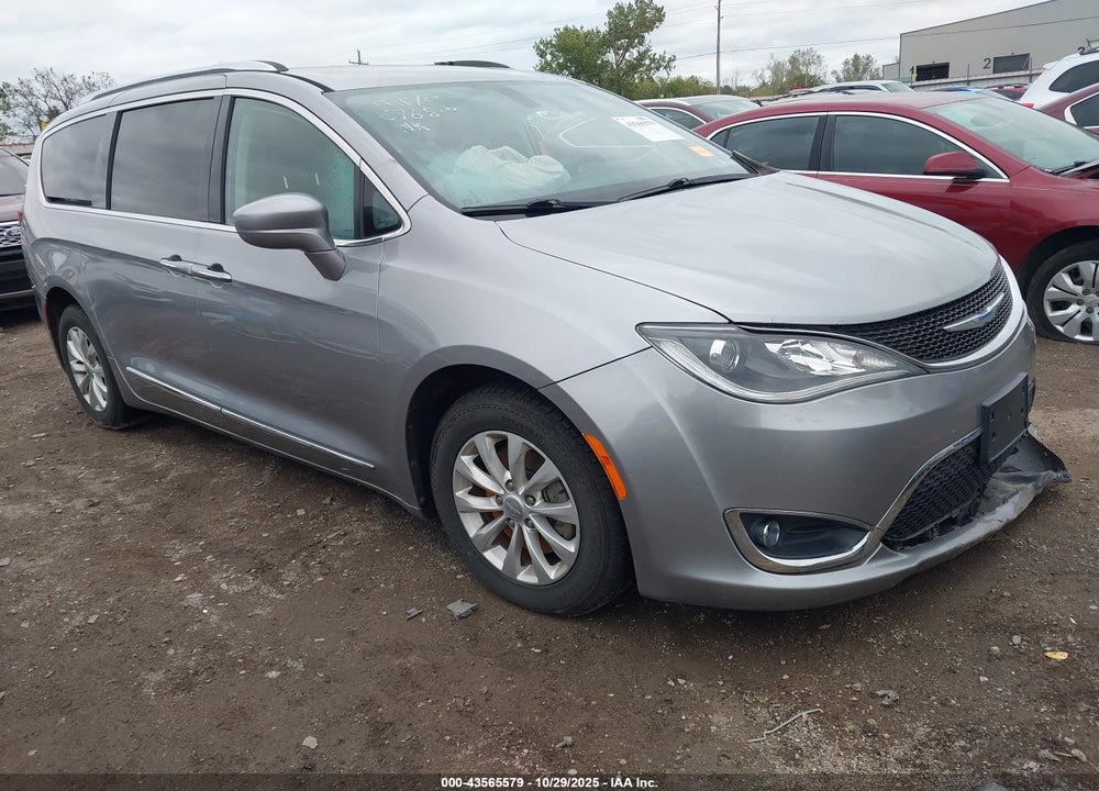 2018 CHRYSLER PACIFICA TOURING L VIN: 2C4RC1BG6JR246167