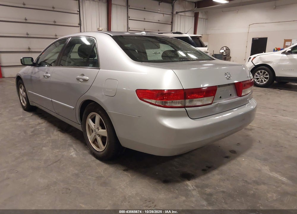2004 HONDA ACCORD 2.4 EX VIN: 1HGCM56824A052596