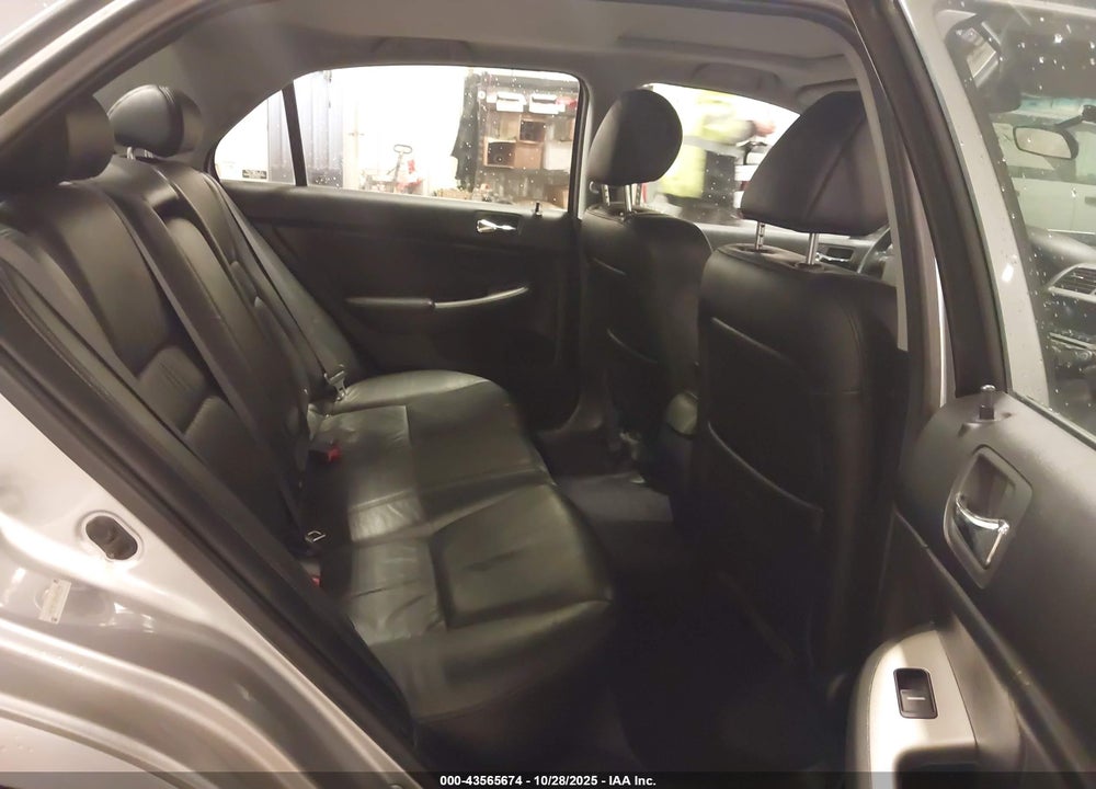 2004 HONDA ACCORD 2.4 EX VIN: 1HGCM56824A052596