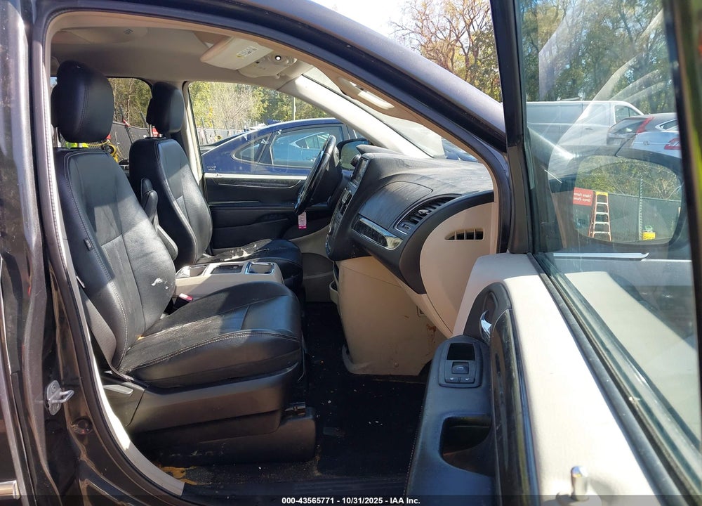2012 CHRYSLER TOWN & COUNTRY TOURING VIN: 2C4RC1BG2CR325984