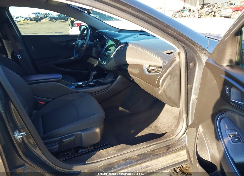 2018 CHEVROLET MALIBU LT VIN: 1G1ZD5STXJF146543