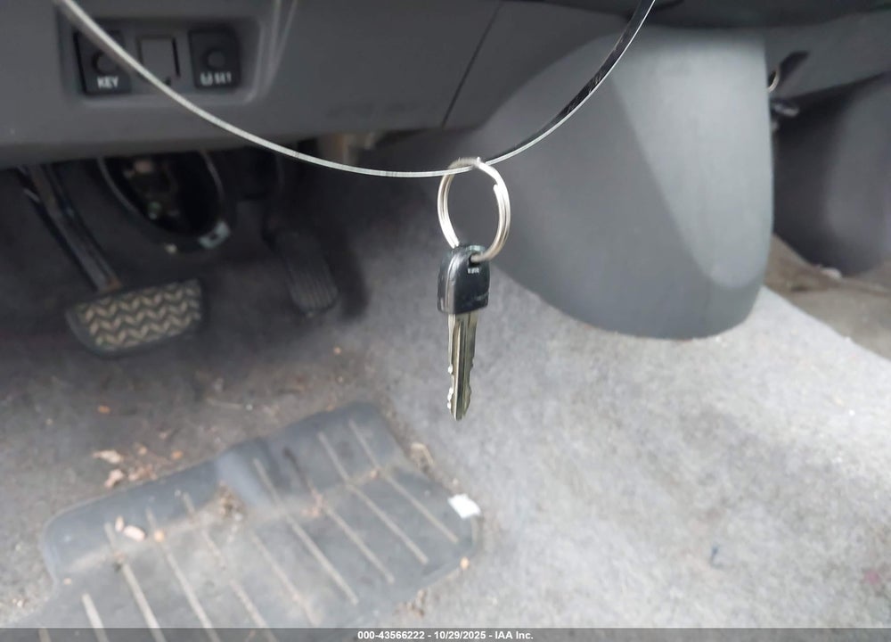 2007 TOYOTA PRIUS VIN: JTDKB20U577584513