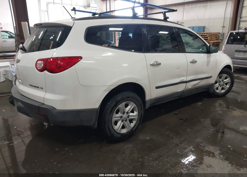 2012 CHEVROLET TRAVERSE LS VIN: 1GNKVEED1CJ132211